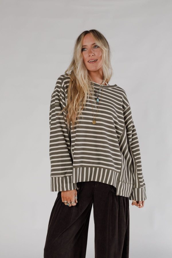 The Nest Cool Horizon Top - Olive For Sale - Image 3